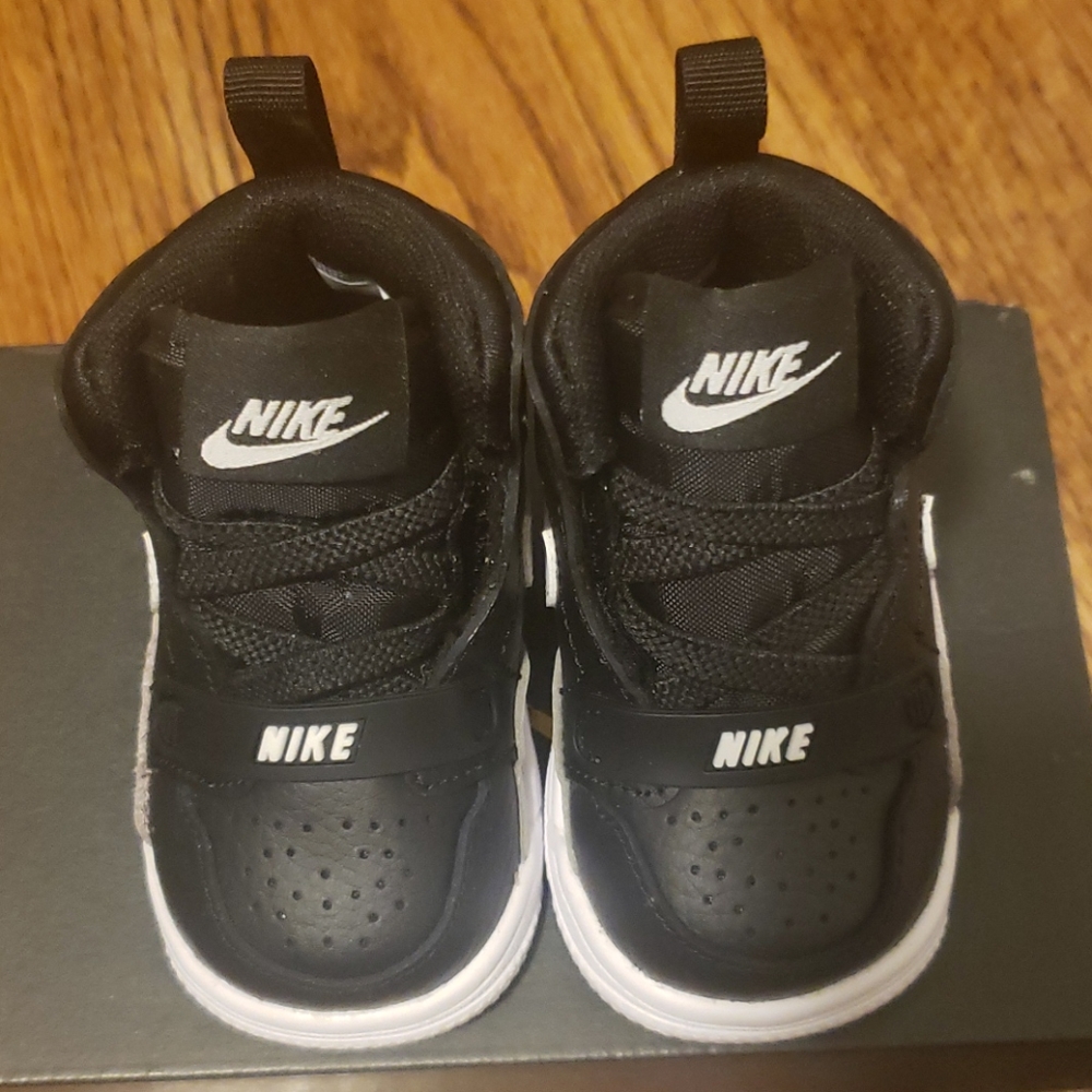 Jordan Legacy 312 Black/White Size 2C